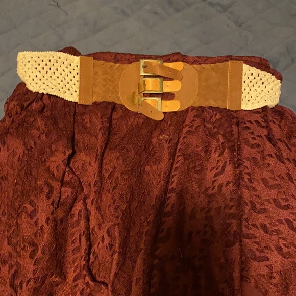 Extra large burgundy lace skirt with belt - Picture 2 of 9